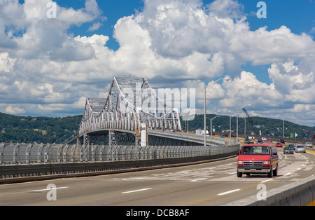 Il Tappan Zee Bridge, NEW YORK, Stati Uniti d'America - Attraversamento del fiume Hudson, guardando ad ovest, il Tappan Zee Bridge. Foto Stock