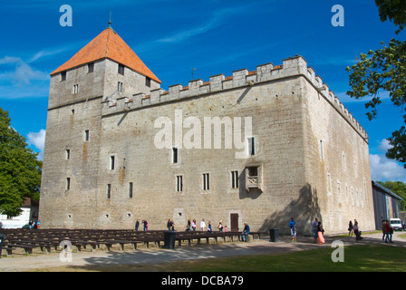 Piiskoplinnus la fortezza vescovile, Lossipark, Kuressaare città isola di Saaremaa, Estonia, Europa settentrionale Foto Stock