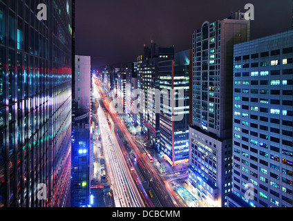 Il quartiere di Gangnam di Seoul, Corea del Sud cityscape di notte. Foto Stock