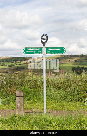 Il Trans Pennine trail per ciclisti, pedoni e cavalieri tra Ponte Dunford e Penistone, South Yorkshire Foto Stock