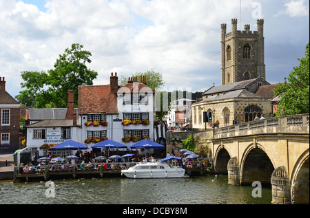 18th century The Angel on the Bridge Pub, Hart Street, Henley-on-Thames, Oxfordshire, England, United Kingdom Foto Stock