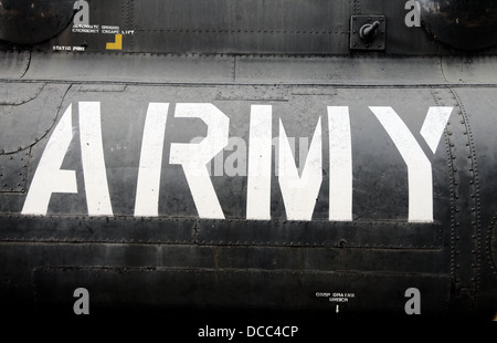 Si tratta di una foto di un dettaglio di un elicottero US Army dalla guerra del Vietnam. Siamo in grado di vedere la US Army Logo con l'esercito di parola Foto Stock