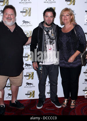 Phil Margera, Bam Margera e Aprile Margera Jackass star Bam Margera festeggia il suo compleanno a Studio 54 all'interno della MGM Grand Resort and Casino Las Vegas, Nevada - 01.10.11 Foto Stock