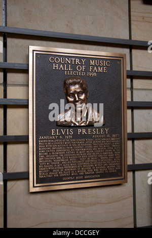 Elvis Presley's Plaque presso il Country Music Hall of Fame e il museo in Nashville Tennessee USA Foto Stock