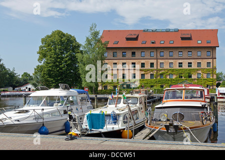 Porto di Neustrelitz, Mecklenburg laghi, Meclemburgo-Pomerania Occidentale, Germania Foto Stock