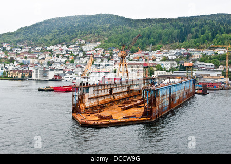 Flottante sommergibili bacino di carenaggio del porto di Bergen, Norvegia Foto Stock