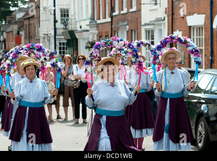 Bollitore zoccoli ponte dancing a Warwick Folk Festival, Warwick, Regno Unito Foto Stock