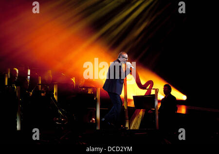 George Michael suona presso il Palais Omnisport Paris Bercy. Parigi, Francia - 03.10.11 Foto Stock