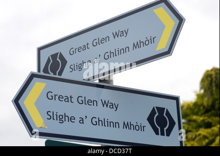 Great Glen Way sign in Inverness Scozia che indica l'inizio dell'79 miglia di distanza lungo il percorso a Fort William Foto Stock