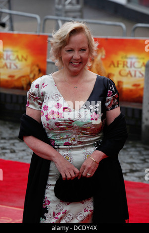 Deborah Meaden assiste il Regno Unito premiere di 'African Gatti " aiuto del brosmio fiducia al BFI Southbank il 25 aprile 2012 a Londra, Engl Foto Stock