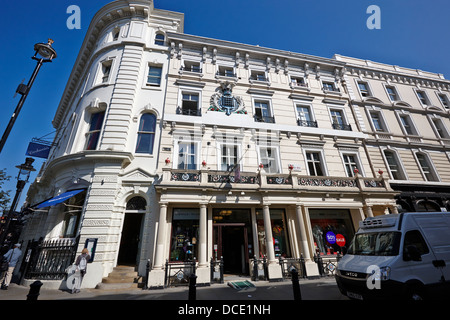 Moss bros store su King Street covent garden Londra Inghilterra REGNO UNITO Foto Stock