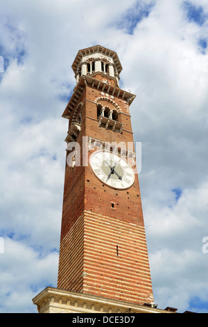 La Torre dei Lamberti Verona Italia Foto Stock