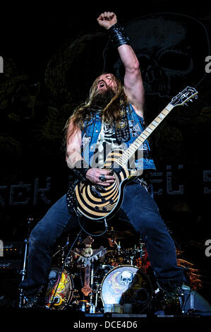 Agosto 11, 2013 - Toronto, Ontario, Canada - ZAKK WYLDE, 'Black Label Society" cantante/chitarrista sul palco a Molson anfiteatro canadese a Toronto durante il Gigantour 2013. (Credito Immagine: © Igor Vidyashev/ZUMAPRESS.com) Foto Stock