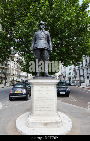 Statua del generale wladyslaw sikorski Portland Place Londra Inghilterra REGNO UNITO Foto Stock