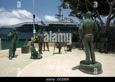 Salutiamo nazionale a Bob Hope MEMORIAL A USS Midway MOLE PARK SAN DIEGO CALIFORNIA USA Foto Stock