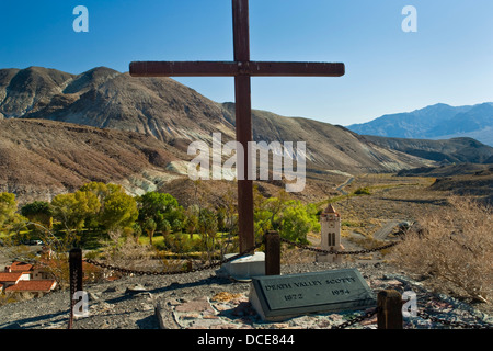 Tomba di Death Valley Scotty, Scotty's Castello, Parco Nazionale della Valle della Morte, California Foto Stock