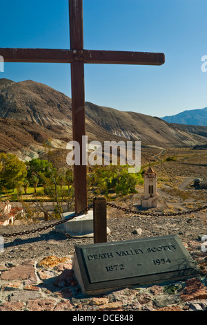 Tomba di Death Valley Scotty, Scotty's Castello, Parco Nazionale della Valle della Morte, California Foto Stock