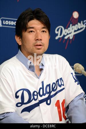 Hideo Nomo, 10 agosto 2013 - MLB : ex Los Angeles Dodgers a partire lanciatore Hideo Nomo partecipa a una conferenza stampa durante il Major League Baseball gioco tra il Tampa Bay Rays e i Los Angeles Dodgers al Dodger Stadium di Los Angeles, California, Stati Uniti. (Foto di AFLO) Foto Stock