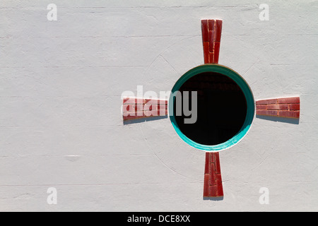 Il foro di porta finestra di stile, una caratteristica di una bella residenza di mare. Foto Stock