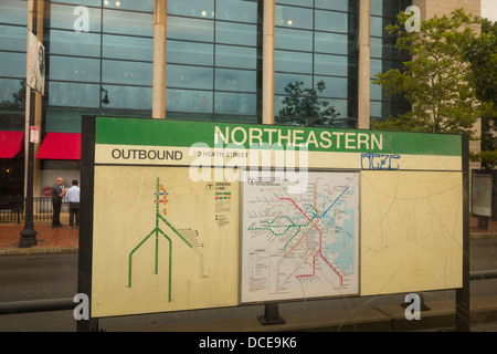 La Northeastern University T dalla stazione di Boston MA Foto Stock