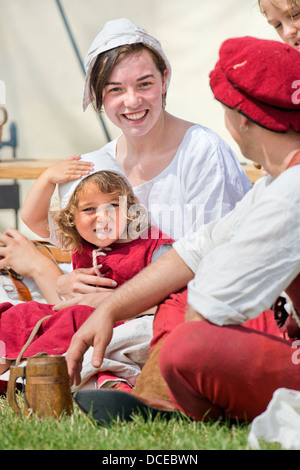 Il 'Berkeley Skirmish' medieval rievocazioni a Berkeley Castle vicino a Gloucester dove il cinquecentesimo anniversario della battaglia di F Foto Stock