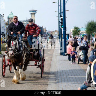 Pony Trap e giro in carrozza Great Yarmouth, Norfolk, Inghilterra Foto Stock