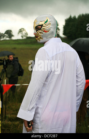 L uomo si prepara per il BOG-campionato di snorkeling in hotel a Llanwrtyd Wells, metà del Galles. Foto Stock