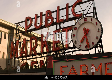 Ingresso SIGN Pike Place Public Market Center a Seattle nello stato di Washington Stati Uniti d'America Foto Stock