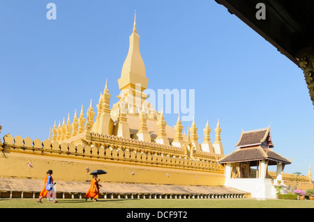 Tempio d'oro architettura in Vientienne 'Pha That Luang' .il più importante monumento nazionale in Laos. Foto Stock