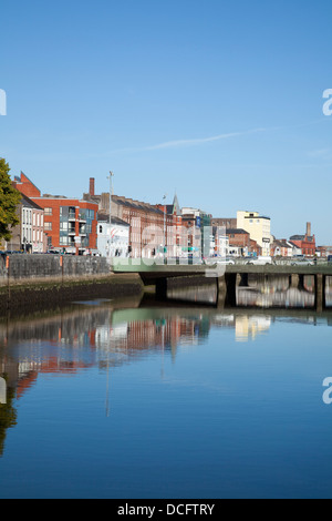 Ponte sul Fiume Lee; Cork City, nella contea di Cork, Irlanda Foto Stock