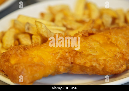 Piatto di pesce e patatine fritte Foto Stock