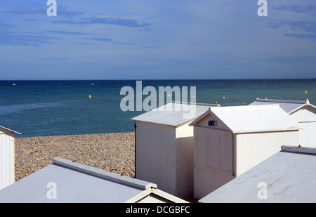 Cabine mare e spiaggia da Esplanad du General Leclerc, meri Les Bains, Somme Picardia, Francia Foto Stock