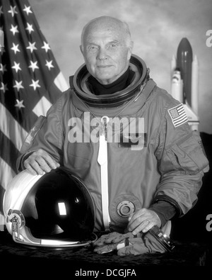 Restaurata digitalmente storia americana foto di astronauta John Glenn. Foto Stock