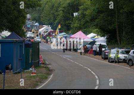 Balcombe, West Sussex, Regno Unito. 17 Ago, 2013. Protesta contro Cuadrilla drilling & fracking appena fuori dal villaggio di Balcombe nel West Sussex. Credito: martyn wheatley/Alamy Live News Foto Stock