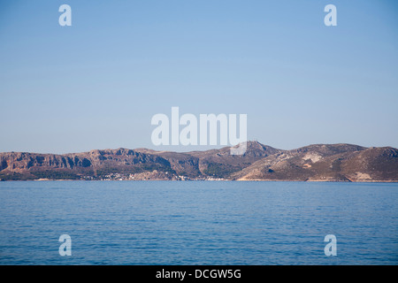 Isola di Kastellorizo o megisti vista dal villaggio di Kas in Turchia, costa mediterranea, Grecia, Europa Foto Stock