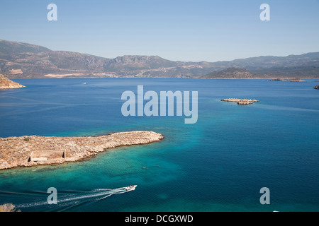 Isola di Kastellorizo o megisti, panorama con la costa della Turchia, costa mediterranea, Grecia, Europa Foto Stock