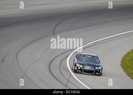 Brooklyn, MI, Stati Uniti d'America. 16 Ago, 2013. Brooklyn, MI - Agosto 16, 2013: Dave Blaney (7) inizierà 42nd per la pura Michigan 400 gara presso il Michigan International Speedway di Brooklyn, MI. Credito: csm/Alamy Live News Foto Stock