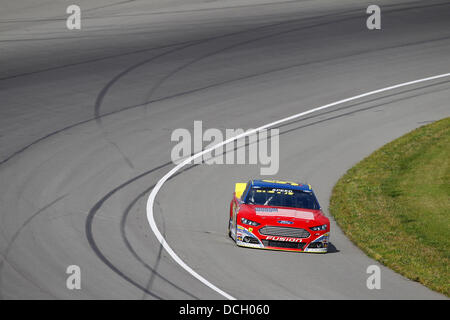 Brooklyn, MI, Stati Uniti d'America. 16 Ago, 2013. Brooklyn, MI - Agosto 16, 2013: Scott Speed (95) inizierà a 32ma per la pura Michigan 400 gara presso il Michigan International Speedway di Brooklyn, MI. Credito: csm/Alamy Live News Foto Stock