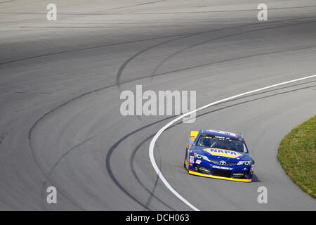 Brooklyn, MI, Stati Uniti d'America. 16 Ago, 2013. Brooklyn, MI - Agosto 16, 2013: Martin Truex Jr (56) p17k Credito: csm/Alamy Live News Foto Stock