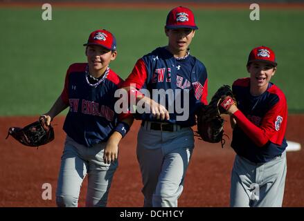 Agosto 17, 2013 - Aberdeen, Maryland, Stati Uniti - Scene del New England (New Milford, CT) rispetto a sud-est (ovest di Raleigh, NC) U.S. Partita di campionato sul campionato Playoff giornata presso la Cal Ripken World Series di Aberdeen, Maryland il 17 agosto 2013. A ovest di Raleigh sconfitto New Milford 7-3. (Credito Immagine: © Scott Serio/eclipse/ZUMAPRESS.com) Foto Stock