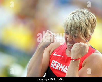 Mosca, Russia. 18 Agosto, 2013. Christina Obergfoell di Germania reagisce durante le Donne Lancio del giavellotto Finale in occasione della quattordicesima IAAF ai Campionati Mondiali di atletica di Luzhniki Stadium di Mosca, Russia, 18 agosto 2013. Foto: Michael Kappeler/dpa/Alamy Live News Foto Stock