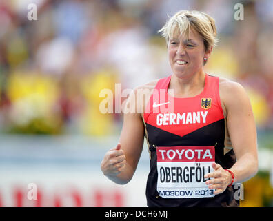 Mosca, Russia. 18 Agosto, 2013. Christina Obergfoell di Germania reagisce durante le Donne Lancio del giavellotto Finale in occasione della quattordicesima IAAF ai Campionati Mondiali di atletica di Luzhniki Stadium di Mosca, Russia, 18 agosto 2013. Foto: Michael Kappeler/dpa/Alamy Live News Foto Stock