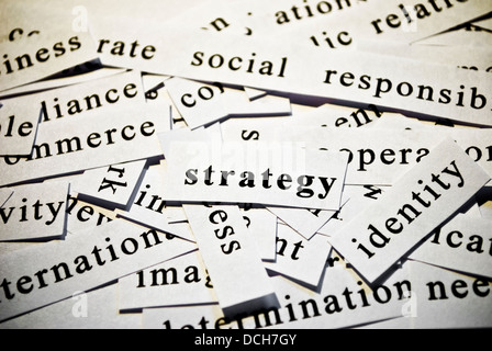 Strategia. Concetto di taglio-fuori parole correlate con le attività Foto Stock