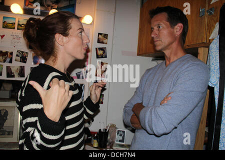 15 agosto 2013 - Hollywood, California, Stati Uniti - Ho15631CHW .James Denton e Tanna Frederick sul set di Henry Jaglom nel nuovo film ''Ovation'' .Edgemar Center per le arti, Santa Monica, CA.08/17/2013 .TANNA FREDERICK E JAMES DENTON . 2013 (credito Immagine: © Clinton Wallace/Globe foto/ZUMAPRESS.com) Foto Stock