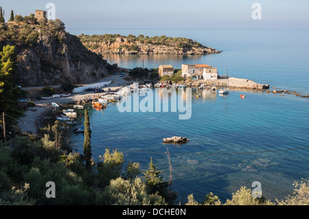 Kardamiyli Harbour, nella parte esterna di Mani, sud del Peloponneso, della Grecia. Foto Stock