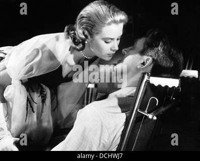 Il finestrino posteriore di James Stewart Grace Kelly diretto da Alfred Hitchcock. Paramount, 1954. Foto Stock