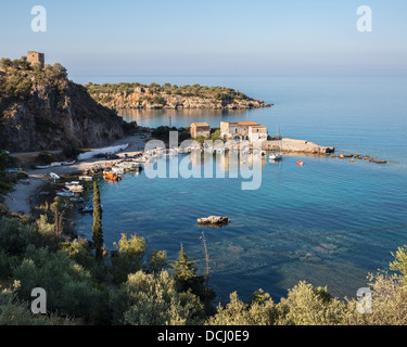 Kardamiyli Harbour, nella parte esterna di Mani, sud del Peloponneso, della Grecia. Foto Stock