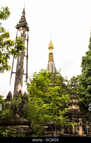 Chedi Shan stile in Wat Papoa , Chiangmai Thailandia Foto Stock