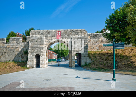 Fishergate Bar e le Mura della città in estate York North Yorkshire Inghilterra Regno Unito GB Gran Bretagna Foto Stock