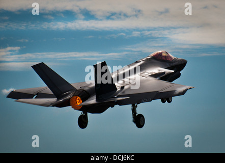 Il Primo la F-35C Lightning II sortie decolla dall'U.S. Navy F-35 Strike Fighter Squadron VFA 101 a Eglin Air Force Base, Fla. Agosto 14. I marinai sono stati sulla stazione per due anni pronti per la giornata avrebbero lanciato un vettore variante dei militari Foto Stock